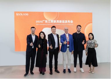 桌椅闪耀广州家博会创新设计摘双奖！pg电子试玩平台三朗FINN系列餐(图4)